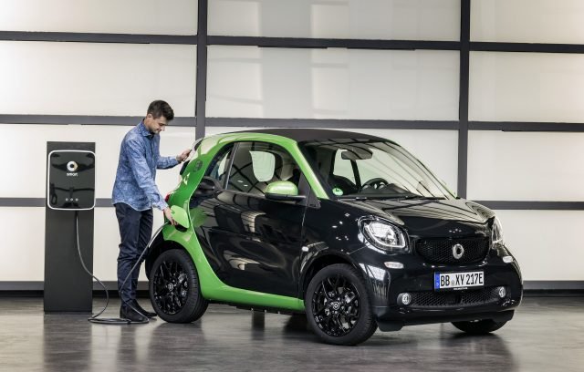 2017-smart-fortwo-electric-drive_100566131_h