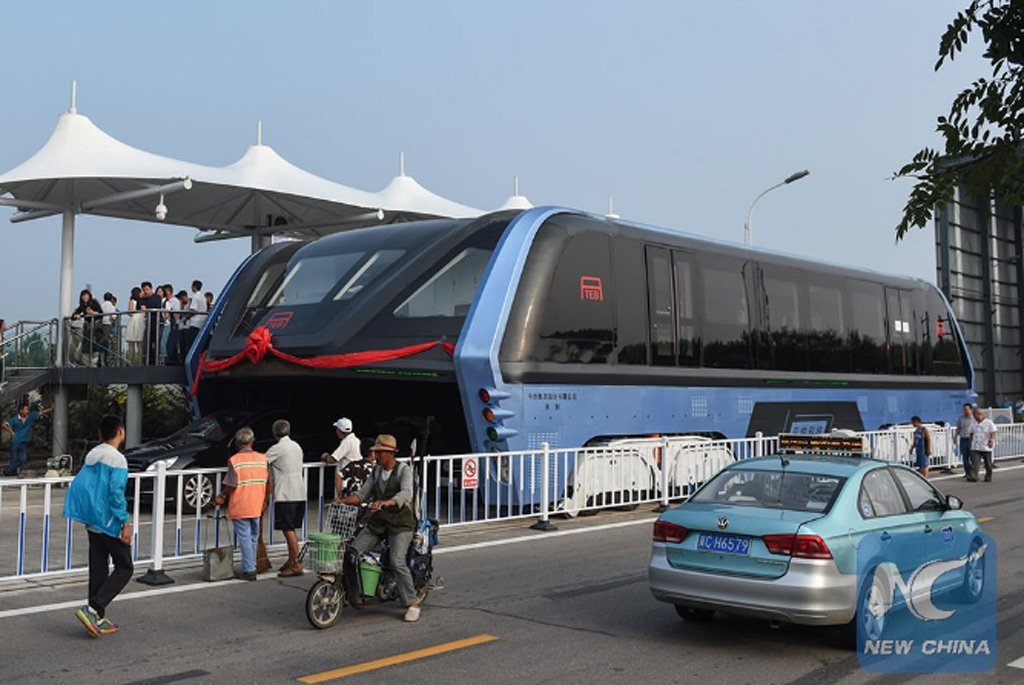 transit-elevated-bus-teb--image-via-china-xinhua-news_100559820_l